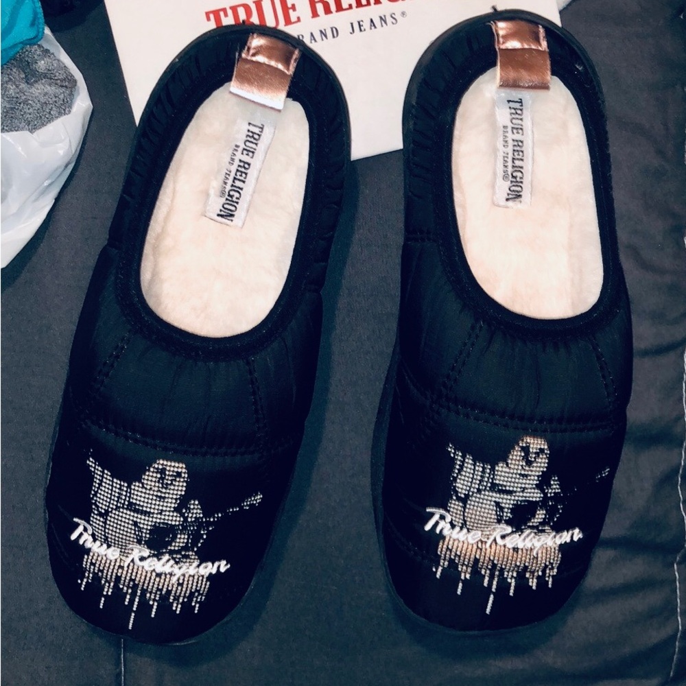 Ladies slippers